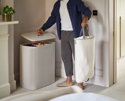 Joseph Joseph Tota Trio 90L Wäschesortierkorb mit Deckel, 3 herausnehmbare Säcke, Ecru Beige